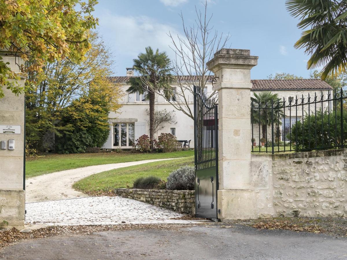 Le Logis De La Brumanderie - Saintes Fontcouverte  Екстериор снимка